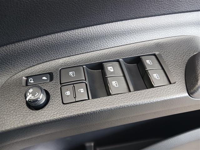 シエンタ ファンベースＸ　ミュージックプレイヤー接続可　電動スライドドア　ウオークスルー　アイドリングストップ（31枚目）