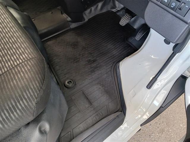 ハイゼットカーゴ ＤＸ　ミュージックプレイヤー接続可　衝突被害軽減システム　アイドリングストップ（31枚目）