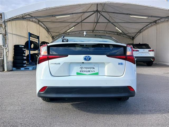 プリウス Ｓ　メモリーナビ　ミュージックプレイヤー接続可　バックカメラ　衝突被害軽減システム　ＥＴＣ　ＬＥＤヘッドランプ　アイドリングストップ（5枚目）