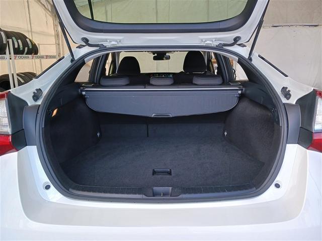 プリウス Ｓ　メモリーナビ　ミュージックプレイヤー接続可　バックカメラ　衝突被害軽減システム　ＥＴＣ　ＬＥＤヘッドランプ　アイドリングストップ（17枚目）