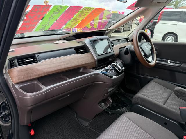 フリードハイブリッド ハイブリッド・Ｇホンダセンシング　社外ナビＴＶ　ブルートゥース　両側パワースライドドア（6枚目）