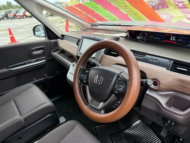 フリードハイブリッド ハイブリッド・Ｇホンダセンシング　社外ナビＴＶ　ブルートゥース　両側パワースライドドア（13枚目）