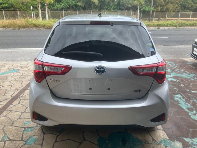 大きい荷物が積みきれない・・・。そんな時もナカダ自動車商会へお任せ下さい！１台３役の軽トラ・ミニバスの貸出サービス実施中です♪