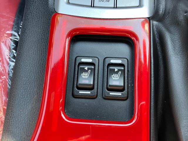 ８６ ＧＴリミテッド　ＴＲＤマフラー　社外アルミホイール　社外リヤウィング　ナビ　バックカメラ　Ｂｌｕｅｔｏｏｔｈ　キープッシュスタート　ＬＥＤヘッドライト　キーフリー　オートクルーズ　フルセグＴＶ　ＤＶＤ（19枚目）