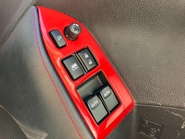 ８６ ＧＴリミテッド　ＴＲＤマフラー　社外アルミホイール　社外リヤウィング　ナビ　バックカメラ　Ｂｌｕｅｔｏｏｔｈ　キープッシュスタート　ＬＥＤヘッドライト　キーフリー　オートクルーズ　フルセグＴＶ　ＤＶＤ（23枚目）