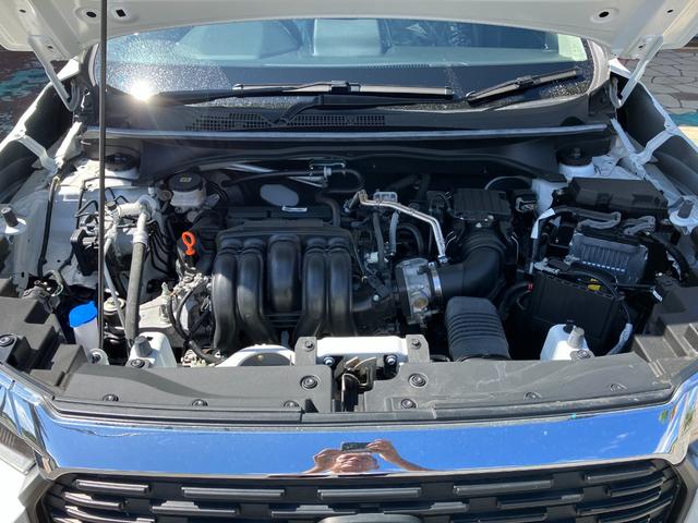 ＷＲ－Ｖ Ｚ　８インチディスプレイオーディオ　オートクルーズ　衝突軽減ブレーキ　ＬＥＤフォグライト　本革巻ステアリングホイール　１７インチアルミホイール　キープッシュスタート　コンビシート（9枚目）