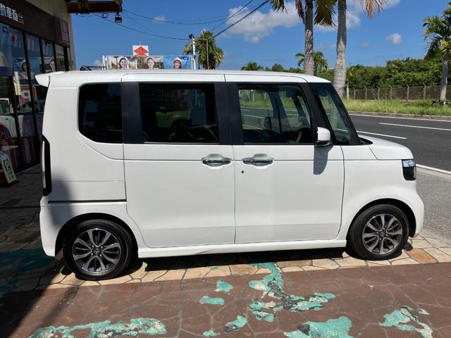 Ｎ－ＢＯＸカスタム ベースグレード　衝突軽減ブレーキ　クリアランスソナー　左リヤパワースライドドア　シートヒーター　オートライト　１４インチアルミホイール　キープッシュスタート（4枚目）