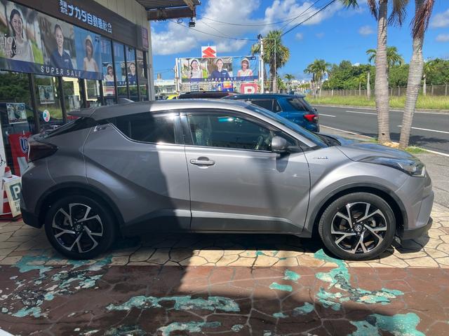 Ｃ－ＨＲ Ｇ　８インチナビ　バックカメラ　ドラレコ　ＥＴＣ　キープッシュスタート　アルミホイール　オートライト　オートクルーズ（4枚目）