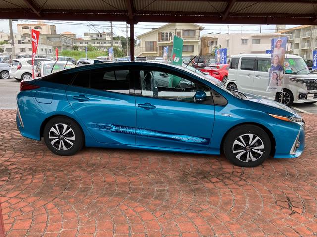 プリウスＰＨＶ Ｓナビパッケージ　ＬＥＤヘッドライト　トヨタセーフティセンス　ナビＴＶ　バックモニター　プッシュスタート（6枚目）