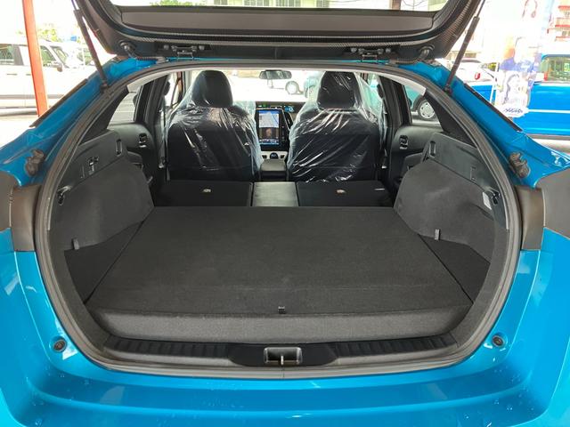 プリウスＰＨＶ Ｓナビパッケージ　ＬＥＤヘッドライト　トヨタセーフティセンス　ナビＴＶ　バックモニター　プッシュスタート（10枚目）