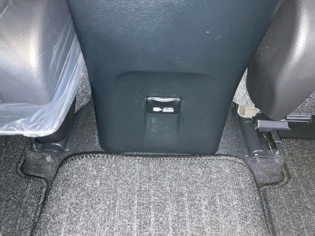 プリウスＰＨＶ Ｓナビパッケージ　ＬＥＤヘッドライト　トヨタセーフティセンス　ナビＴＶ　バックモニター　プッシュスタート（17枚目）