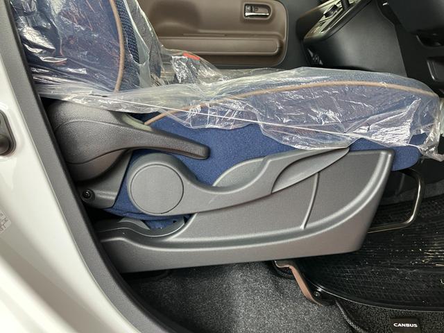 ムーヴキャンバス セオリーＧ　ＬＥＤヘッドライト　プッシュスタート　ナビＴＶ　両側パワースライドドア（18枚目）