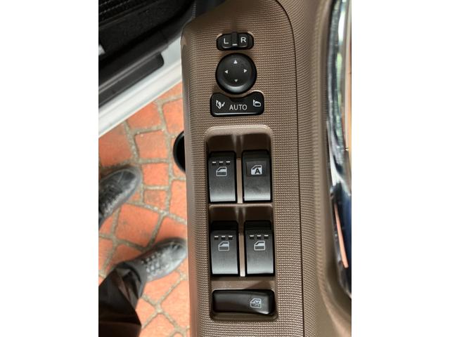 ムーヴキャンバス セオリーＧ　ＬＥＤヘッドライト　プッシュスタート　ナビＴＶ　両側パワースライドドア（19枚目）