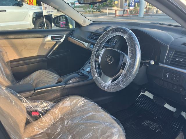 ＣＴ ＣＴ２００ｈ　バージョンＣ　ナビ　フルセグＴＶ　ＤＶＤ　バックカメラ　ステアリングリモコン　オートクルーズ　オートライト　アルミホイール　キープッシュスタート　キーフリー（21枚目）