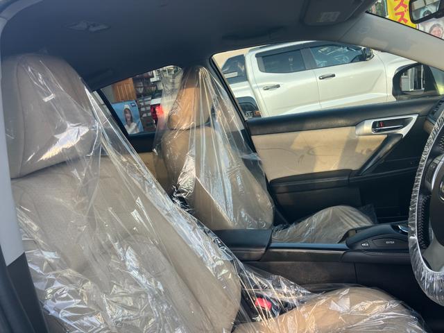 ＣＴ ＣＴ２００ｈ　バージョンＣ　ナビ　フルセグＴＶ　ＤＶＤ　バックカメラ　ステアリングリモコン　オートクルーズ　オートライト　アルミホイール　キープッシュスタート　キーフリー（22枚目）