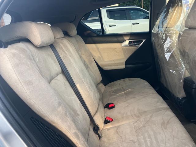 ＣＴ ＣＴ２００ｈ　バージョンＣ　ナビ　フルセグＴＶ　ＤＶＤ　バックカメラ　ステアリングリモコン　オートクルーズ　オートライト　アルミホイール　キープッシュスタート　キーフリー（24枚目）