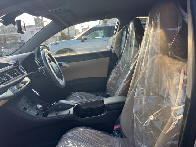 ＣＴ ＣＴ２００ｈ　バージョンＣ　ナビ　フルセグＴＶ　ＤＶＤ　バックカメラ　ステアリングリモコン　オートクルーズ　オートライト　アルミホイール　キープッシュスタート　キーフリー（28枚目）