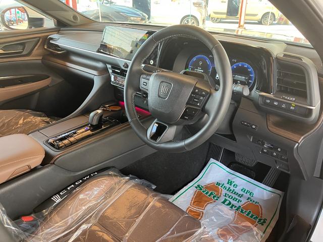 クラウン Ｚ　パノラマガラスルーフ　デジタルインナーミラー　フロント両席パワーシート　プリクラッシュセーフティ　レーントレーシングアシスト　ＢＳＭ　２０インチアルミホイール（21枚目）