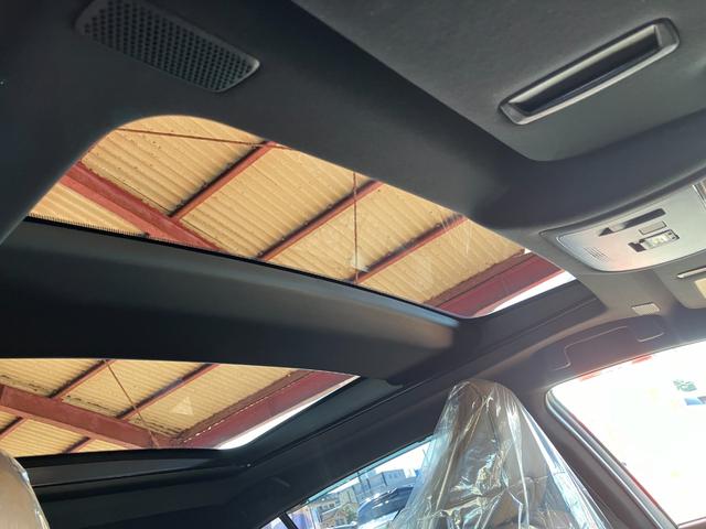 クラウン Ｚ　パノラマガラスルーフ　デジタルインナーミラー　フロント両席パワーシート　プリクラッシュセーフティ　レーントレーシングアシスト　ＢＳＭ　２０インチアルミホイール（34枚目）