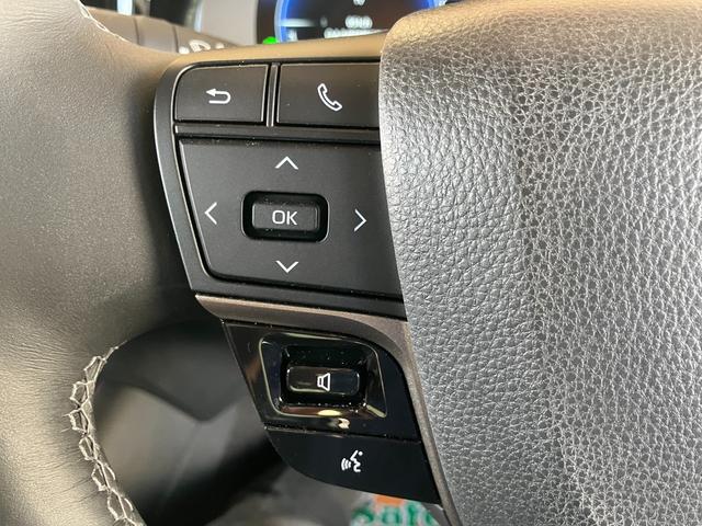 クラウン Ｚ　パノラマガラスルーフ　デジタルインナーミラー　フロント両席パワーシート　プリクラッシュセーフティ　レーントレーシングアシスト　ＢＳＭ　２０インチアルミホイール（37枚目）