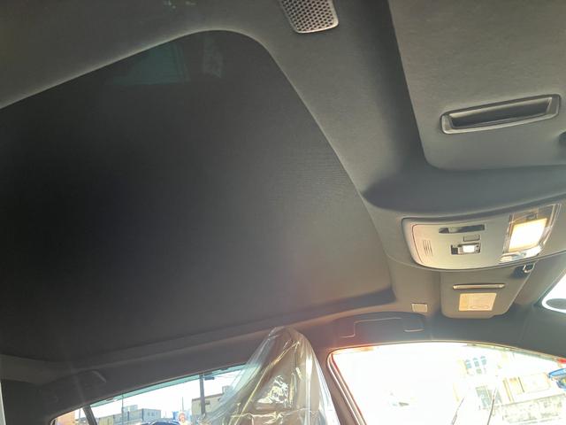 クラウン Ｚ　パノラマガラスルーフ　デジタルインナーミラー　フロント両席パワーシート　プリクラッシュセーフティ　レーントレーシングアシスト　ＢＳＭ　２０インチアルミホイール（41枚目）