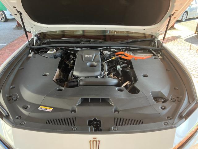 クラウン Ｚ　パノラマガラスルーフ　デジタルインナーミラー　フロント両席パワーシート　プリクラッシュセーフティ　レーントレーシングアシスト　ＢＳＭ　２０インチアルミホイール（42枚目）