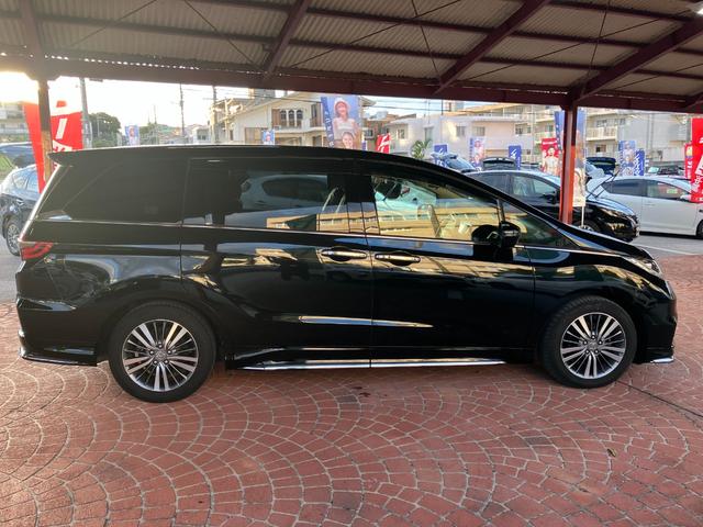 オデッセイ アブソルート・ホンダセンシング　８人乗り　ナビ　フルセグＴＶ　バックカメラ　衝突軽減ブレーキ　ＥＴＣ　両側パワースライドドア　ハーフレザーシート　運転席パワーシート　キープッシュスタート　アルミホイール　キーフリー　オートクルーズ（4枚目）