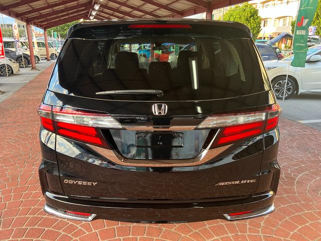 オデッセイ アブソルート・ホンダセンシング　８人乗り　ナビ　フルセグＴＶ　バックカメラ　衝突軽減ブレーキ　ＥＴＣ　両側パワースライドドア　ハーフレザーシート　運転席パワーシート　キープッシュスタート　アルミホイール　キーフリー　オートクルーズ（6枚目）