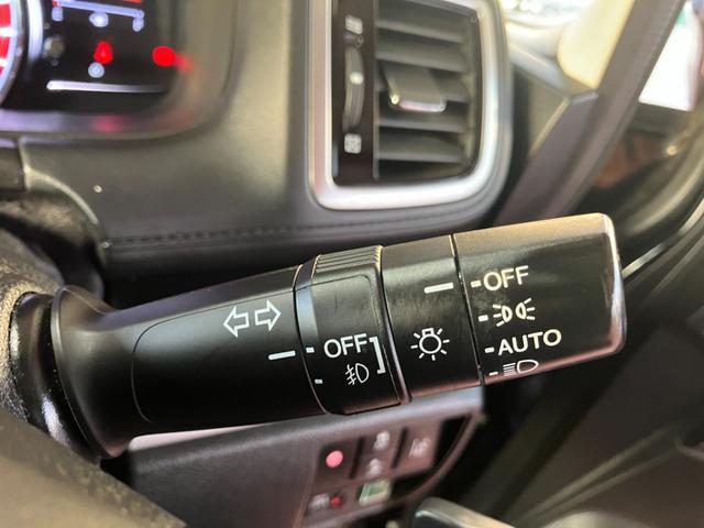 オデッセイ アブソルート・ホンダセンシング　８人乗り　ナビ　フルセグＴＶ　バックカメラ　衝突軽減ブレーキ　ＥＴＣ　両側パワースライドドア　ハーフレザーシート　運転席パワーシート　キープッシュスタート　アルミホイール　キーフリー　オートクルーズ（20枚目）