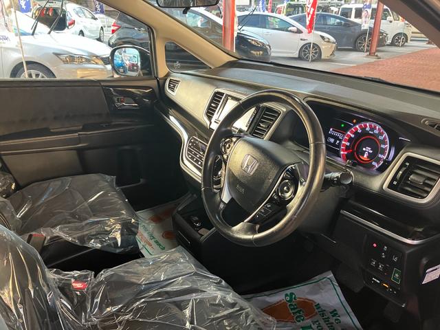 オデッセイ アブソルート・ホンダセンシング　８人乗り　ナビ　フルセグＴＶ　バックカメラ　衝突軽減ブレーキ　ＥＴＣ　両側パワースライドドア　ハーフレザーシート　運転席パワーシート　キープッシュスタート　アルミホイール　キーフリー　オートクルーズ（24枚目）