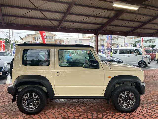 ジムニーシエラ JC ★走行1.6万km★ 純正15インチアルミホイール LEDヘッドライト オートライト ETC ステアリングスイッチ クルーズコントロール シートヒーター 禁煙車 衝突被害軽減システム 衝突安全ボディ(4枚目)