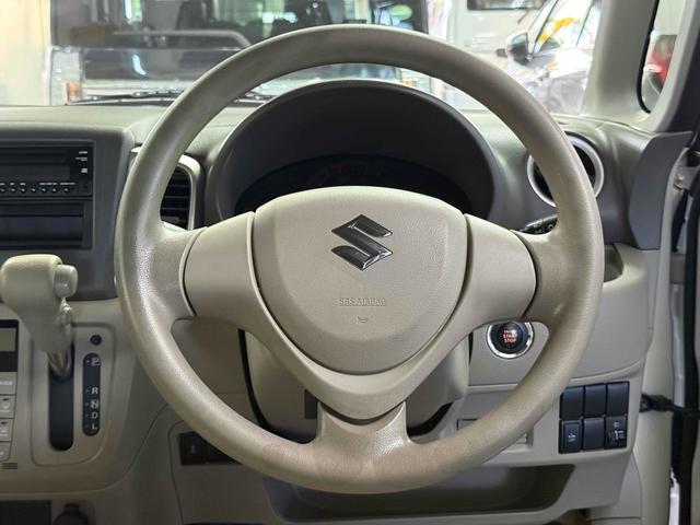 ハンドルの状態が悪いと運転に集中できませんよね。こちらの車、お気軽にお問い合わせください。