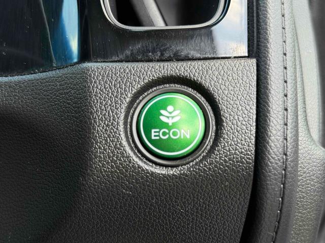 シャトル ハイブリッド　ホンダセンシング　ＥＴＣ　オートクルーズコントロール　レーンアシスト　衝突被害軽減システム　アルミホイール　スマートキー　アイドリングストップ　電動格納ミラー　チップアップシート　ＡＴ　盗難防止システム　衝突安全ボディ（6枚目）