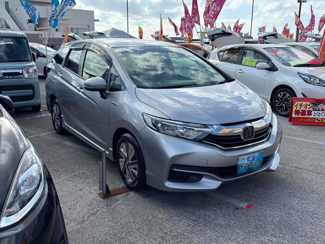 シャトル ハイブリッド　ホンダセンシング　ＥＴＣ　オートクルーズコントロール　レーンアシスト　衝突被害軽減システム　アルミホイール　スマートキー　アイドリングストップ　電動格納ミラー　チップアップシート　ＡＴ　盗難防止システム　衝突安全ボディ（15枚目）