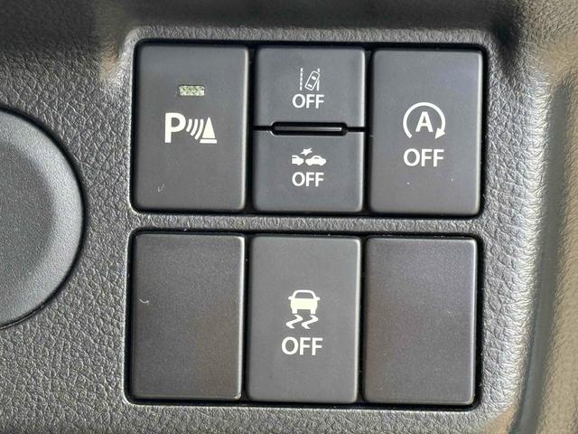 接触を未然に防ぐ、クリアランスソナー搭載です。車を守るためには必須のアイテムですね。