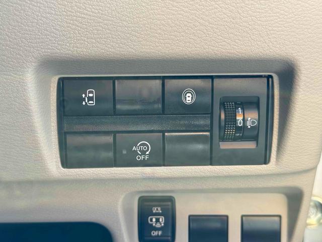 開け閉めラクラク電動スライドドア♪荷物が多いときなど大変助かりますね！