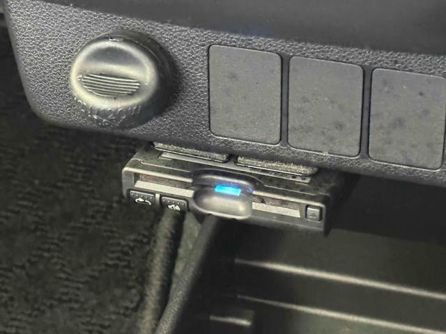 今では必需品のＥＴＣも付いております。高速道路での出入りもスムーズ。渋滞緩和にもなりエコにも繋がります。