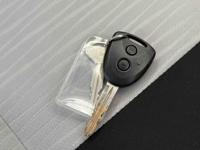 キーレスアクセス装備でドアの施錠もカギの差し込み不要です！