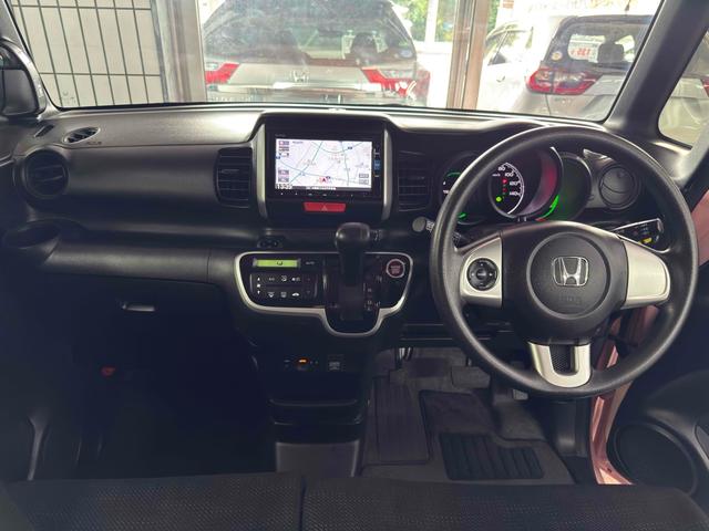 毎回座るフロントシート。運転席は必ず使用する部分ですので、座り心地が重要です！