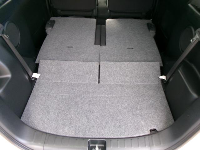 シート倒せば大きい荷物も