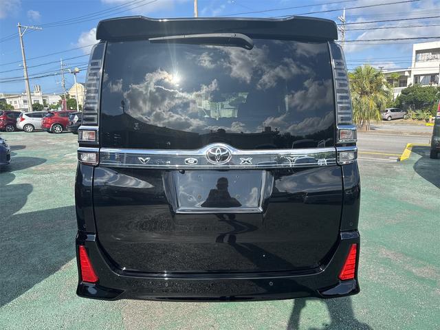 ヴォクシー ZS 煌II 9インチフルセグナビテレビ バックカメラ Bluetooth ETC 両側パワースライドドア クルーズコントロール トヨタセーフティセンス(3枚目)