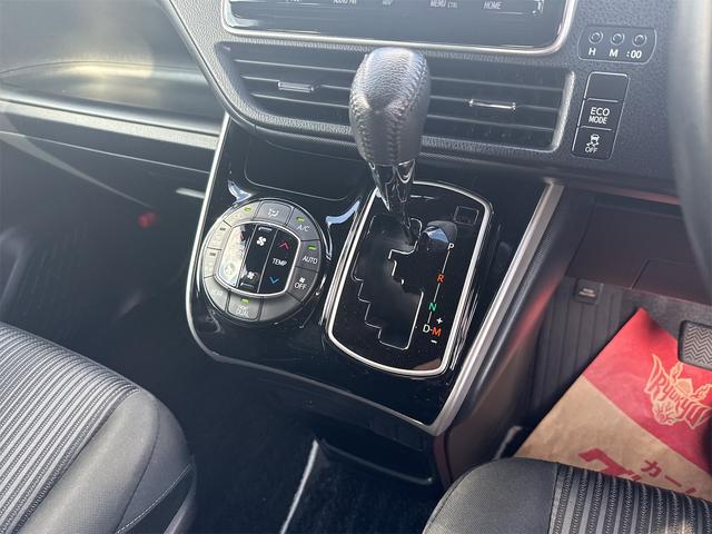 ヴォクシー ZS 煌II 9インチフルセグナビテレビ バックカメラ Bluetooth ETC 両側パワースライドドア クルーズコントロール トヨタセーフティセンス(11枚目)