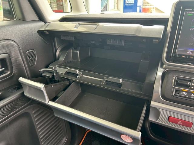 スペーシアギア ハイブリッドＸＺ　純正８インチＮＡＶＩ＆ＴＶ・Ｂｌｕｅｔｏｏｔｈ・ＨＤＭＩ・バックモニター・シートヒーター・ステアリングスイッチ・ルーフレール・コーナーセンサー・車線逸脱警報装置・ＣＤ・ＤＶＤ・室内サーキュレーター（47枚目）