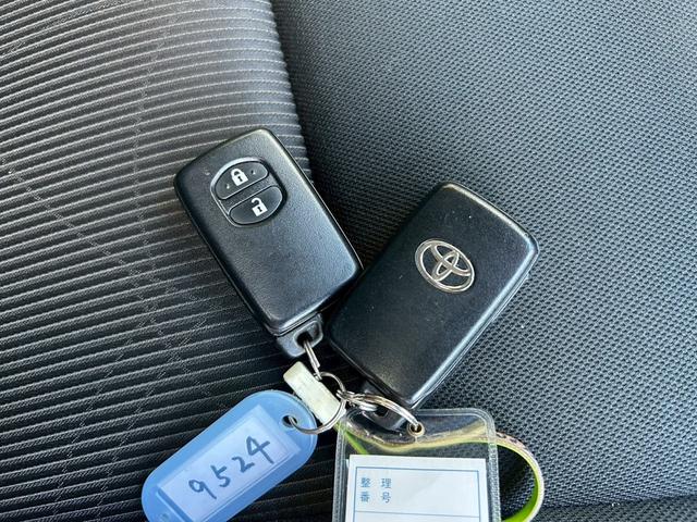 アクア Ｓスタイルブラック　純正ＮＡＶＩ＆ＴＶ・バックモニター・ＥＴＣ・Ｂｌｕｅｔｏｏｔｈ・トヨタセーフティセンス・プッシュスタート・スマートキー×２個・ステアリングスイッチ・コーナーセンサー・オートライト・車線逸脱警報装置（28枚目）