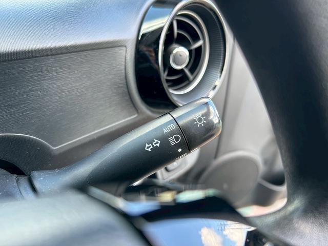 アクア Ｓスタイルブラック　純正ＮＡＶＩ＆ＴＶ・バックモニター・ＥＴＣ・Ｂｌｕｅｔｏｏｔｈ・トヨタセーフティセンス・プッシュスタート・スマートキー×２個・ステアリングスイッチ・コーナーセンサー・オートライト・車線逸脱警報装置（41枚目）