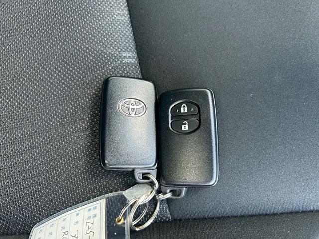 アクア Ｓスタイルブラック　純正ＮＡＶＩ＆ＴＶ・バックモニター・Ｂｌｕｅｔｏｏｔｈ・車線逸脱警報装置・スマートキー×２個・ステアリングスイッチ・ライトレベライザー・横すべり防止装置・プッシュスタート・コーナーセンサー（21枚目）