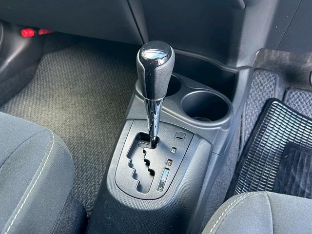 アクア Ｓスタイルブラック　純正ＮＡＶＩ＆ＴＶ・バックモニター・Ｂｌｕｅｔｏｏｔｈ・車線逸脱警報装置・スマートキー×２個・ステアリングスイッチ・ライトレベライザー・横すべり防止装置・プッシュスタート・コーナーセンサー（50枚目）