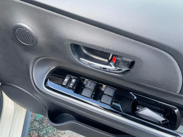 アクア クロスオーバー 純正NAVI&TV・バックモニター・Bluetooth・ステアリングスイッチ・コーナーセンサー・トヨタセーフティーセンス・車線逸脱警報装置・オートハイビーム・ルーフレール・ハーフレザーシート(22枚目)