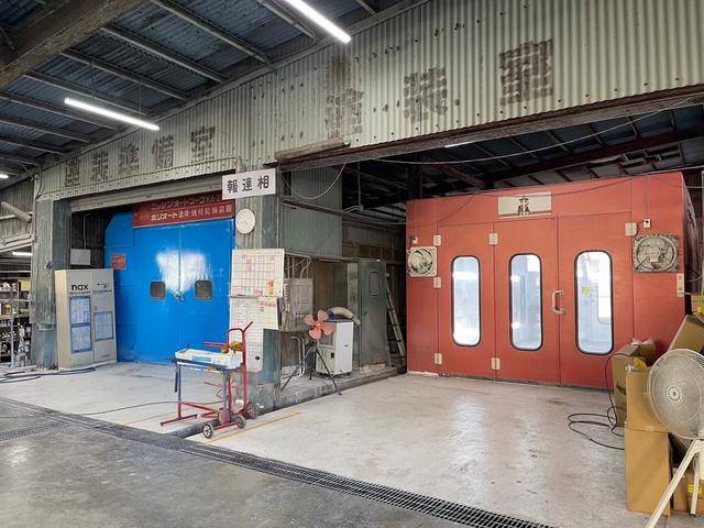 はい！きましたー自社板金塗装ブースです！