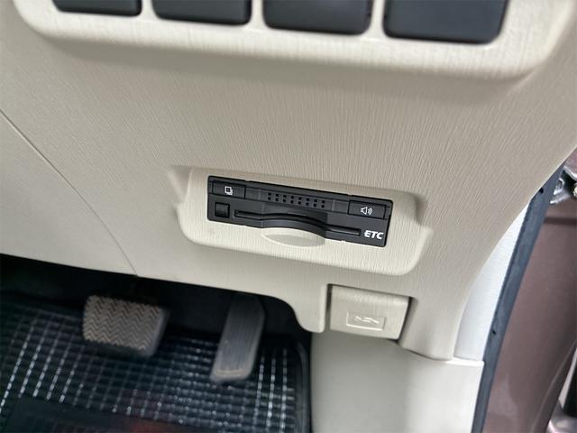 プリウスアルファ Ｇ　ハイブリッド　ナビ　ＥＴＣ　プッシュスタート　スマートキー　アルミホイール（8枚目）